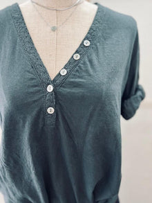 Camiseta Básica Botones Ribete Gris