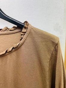 Camiseta Cuello Volante Camel