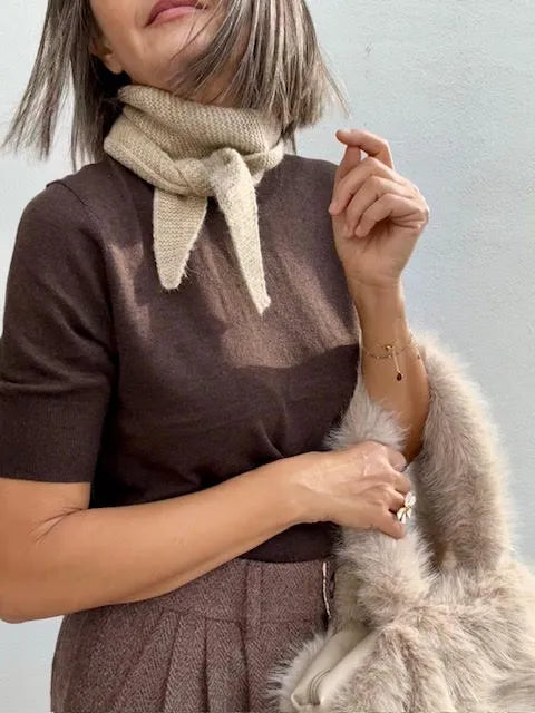Pañuelo Punto Liso Beige