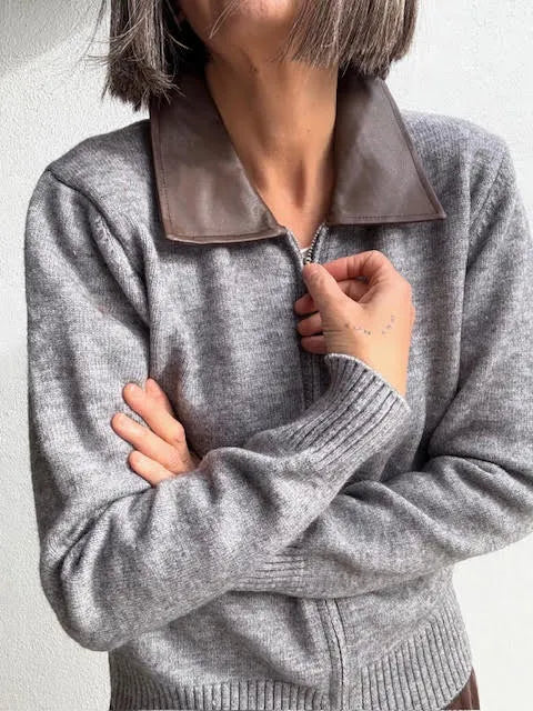 Chaqueta Gris Cuello Efecto piel