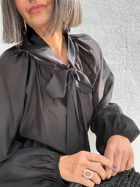 Blusa Otilia Lazada Negra