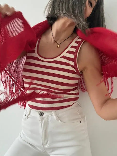 Chal Elvira Rojo