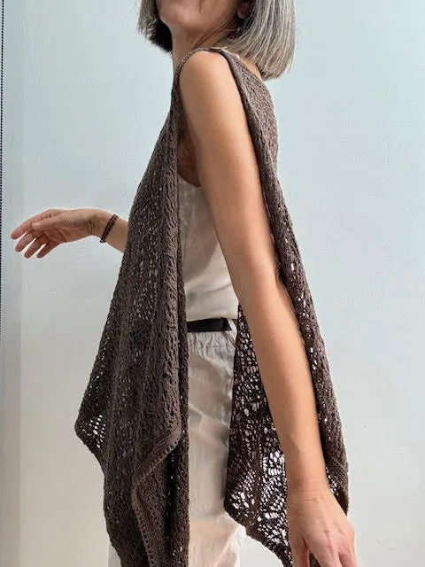 Poncho Chal Tejido Calado Marrón