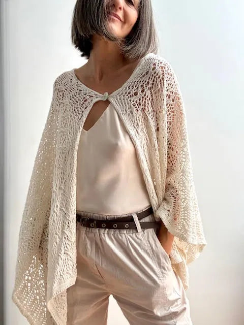 Poncho Chal Tejido Calado Beige