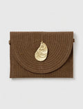 Bolso Cartera Tejido con Adorno Dorado Mate Marrón