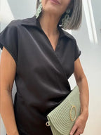Blusa Satinada  Cruzada Negro