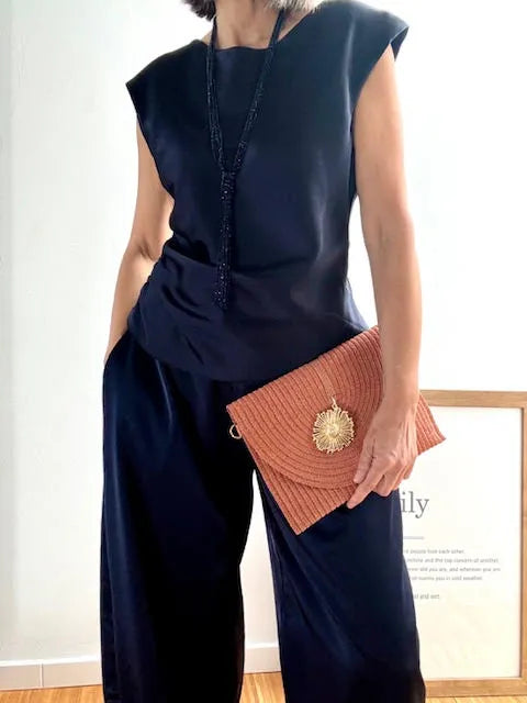 Bolso Cartera Tejido con Adorno Dorado Mate Caldera