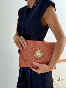 Bolso Cartera Tejido con Adorno Dorado Mate Caldera