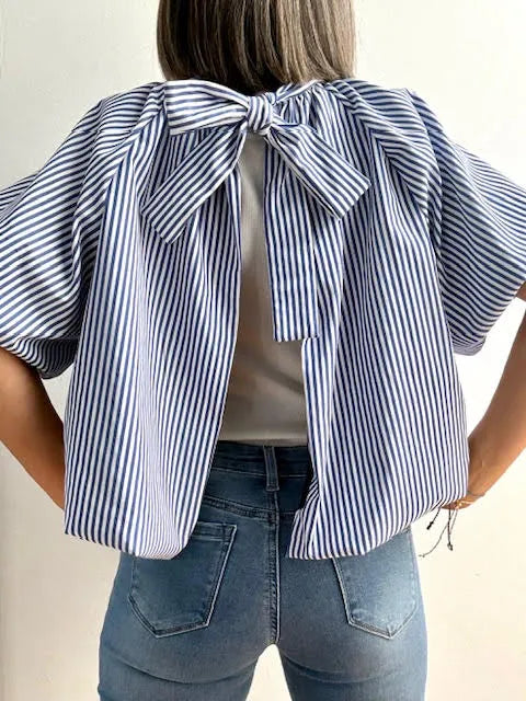 Blusa o Chaqueta Con Lazo Oversize Rayada Azul