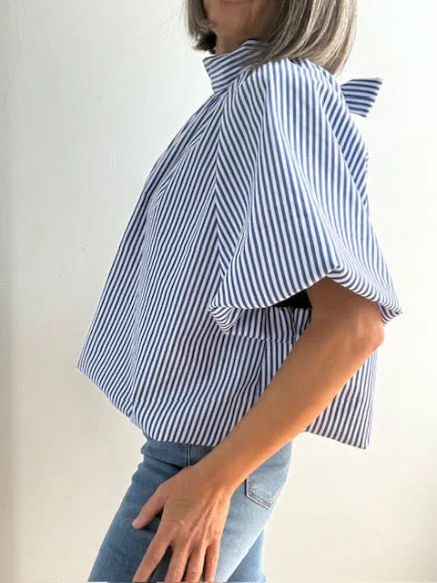 Blusa o Chaqueta Con Lazo Oversize Rayada Azul