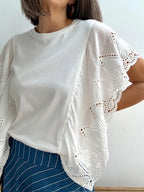 Camiseta Blanca con Mangas de Encaje