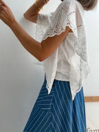 Camiseta Blanca con Mangas de Encaje