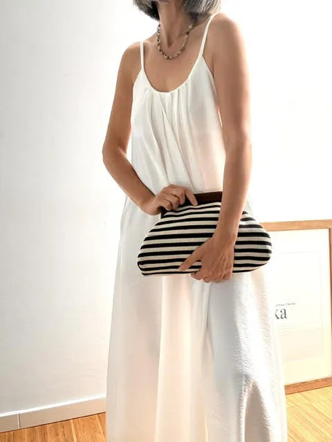 Clutch Rayas Negra