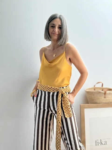 Top Satinado Escote Cortina Ocre