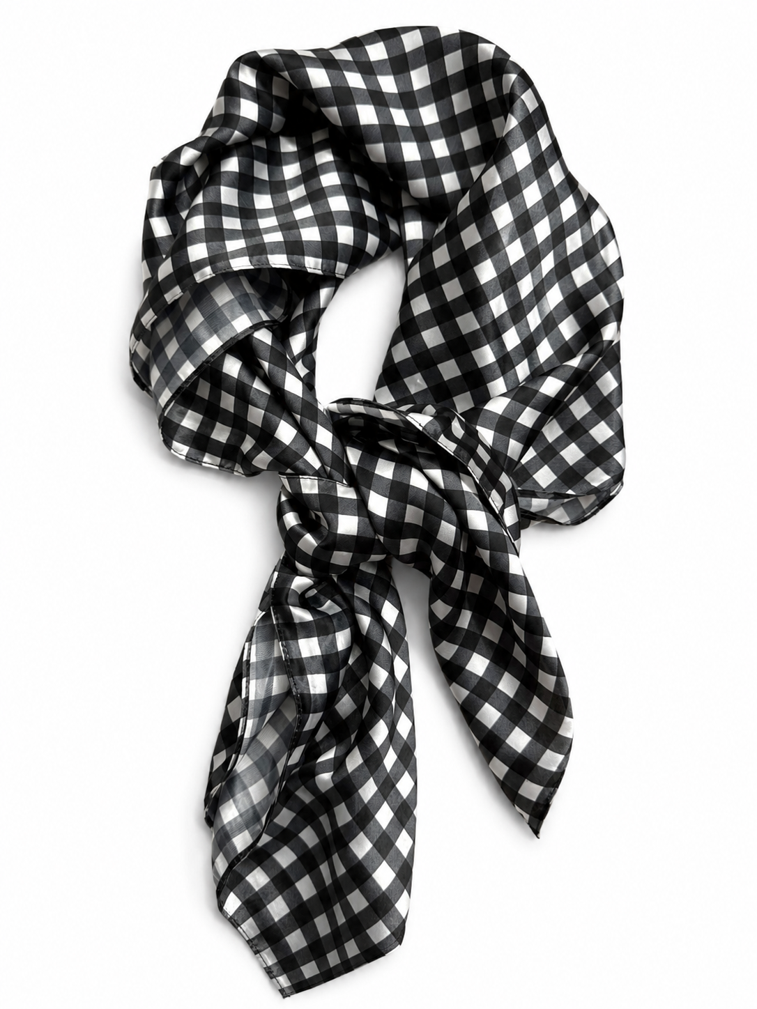 Pañuelo Estampando Vichy blanco y negro.