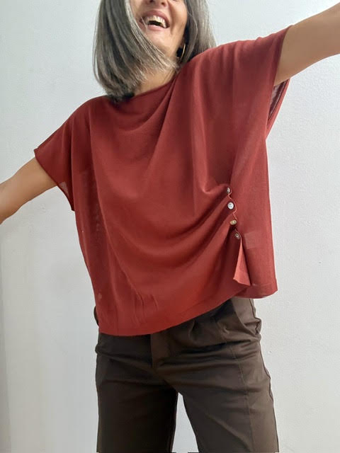 Jersey Drapeado con Botones Caldera