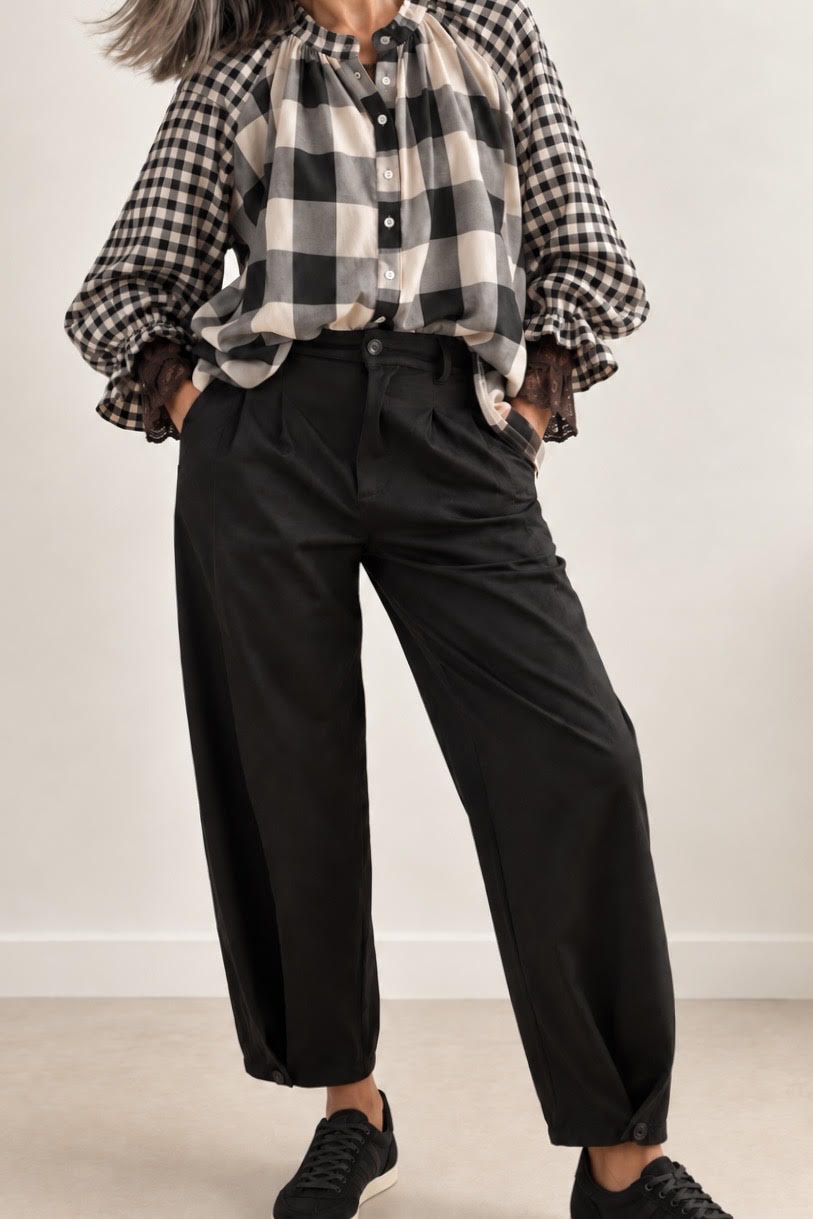 Pantalón Bajo Botón Negro