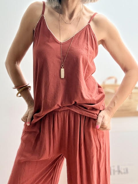 Camiseta Tirantes con Ribete Caldera