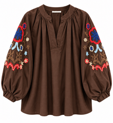 BlusA con mangas bombachas bordadas marrón
